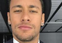 Neymar faz ventosaterapia nas costas; conheça